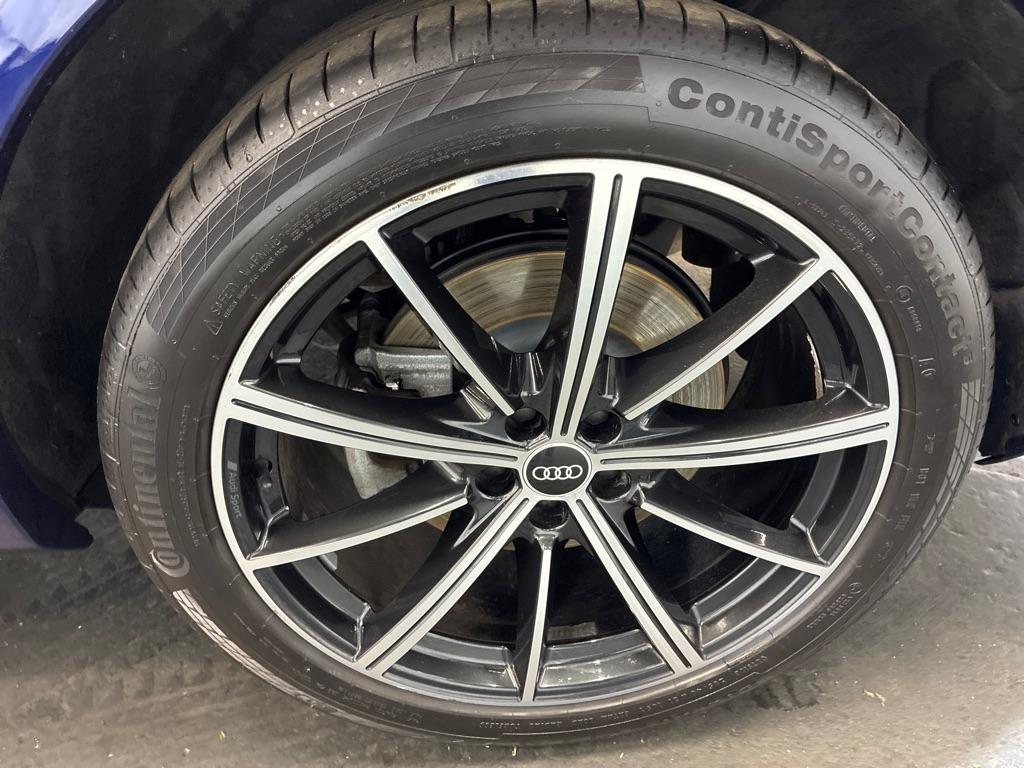 Audi Q7  2021