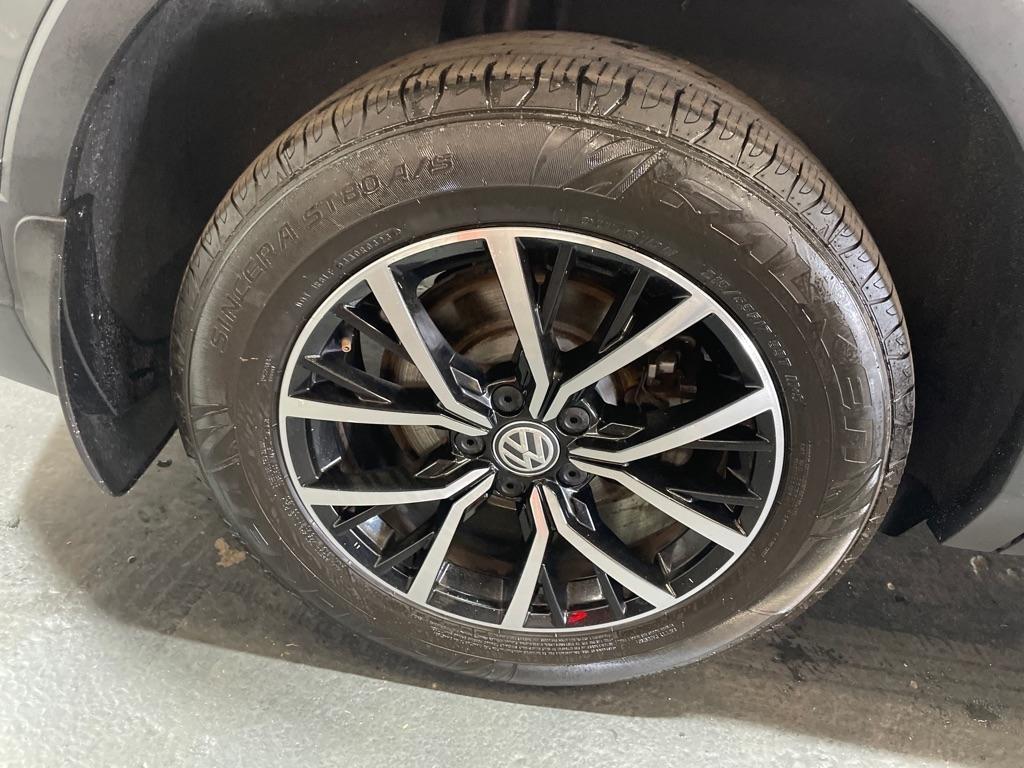 Volkswagen Tiguan  2021