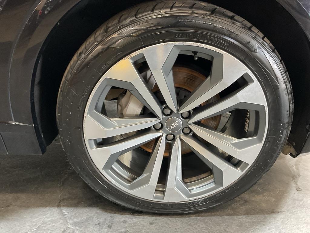 Audi Q8  2019