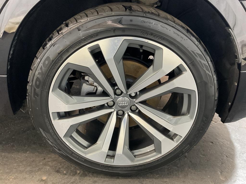 Audi Q8  2019