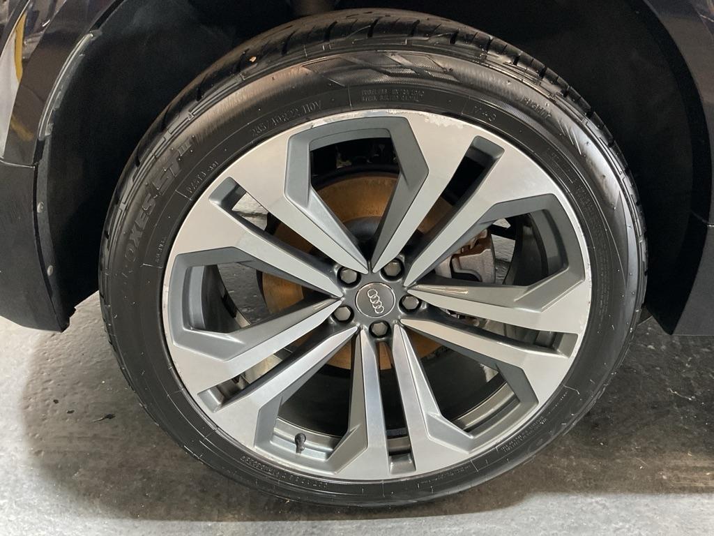 Audi Q8  2019