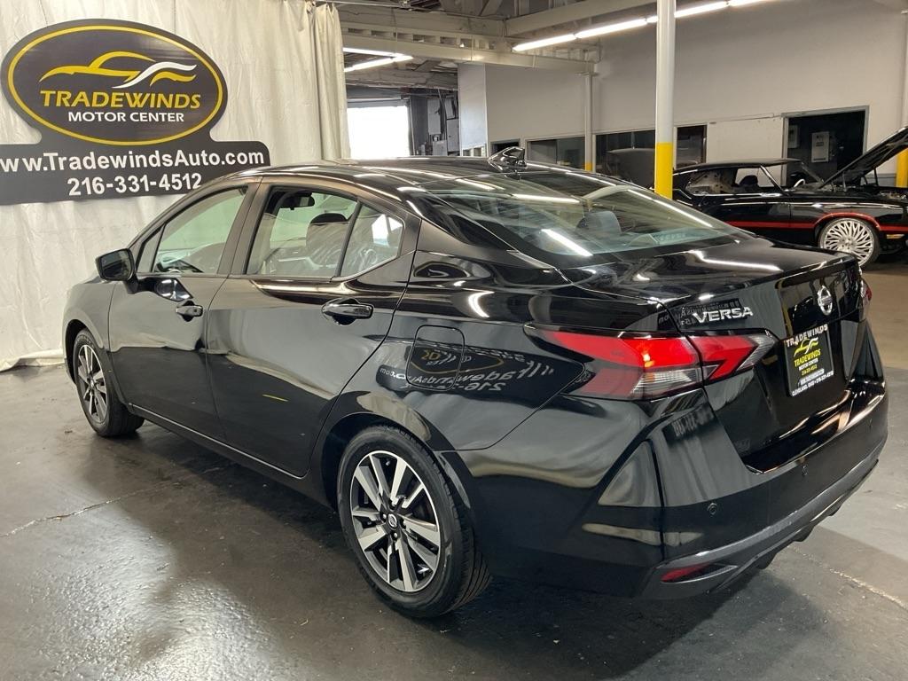 Nissan Versa  2021