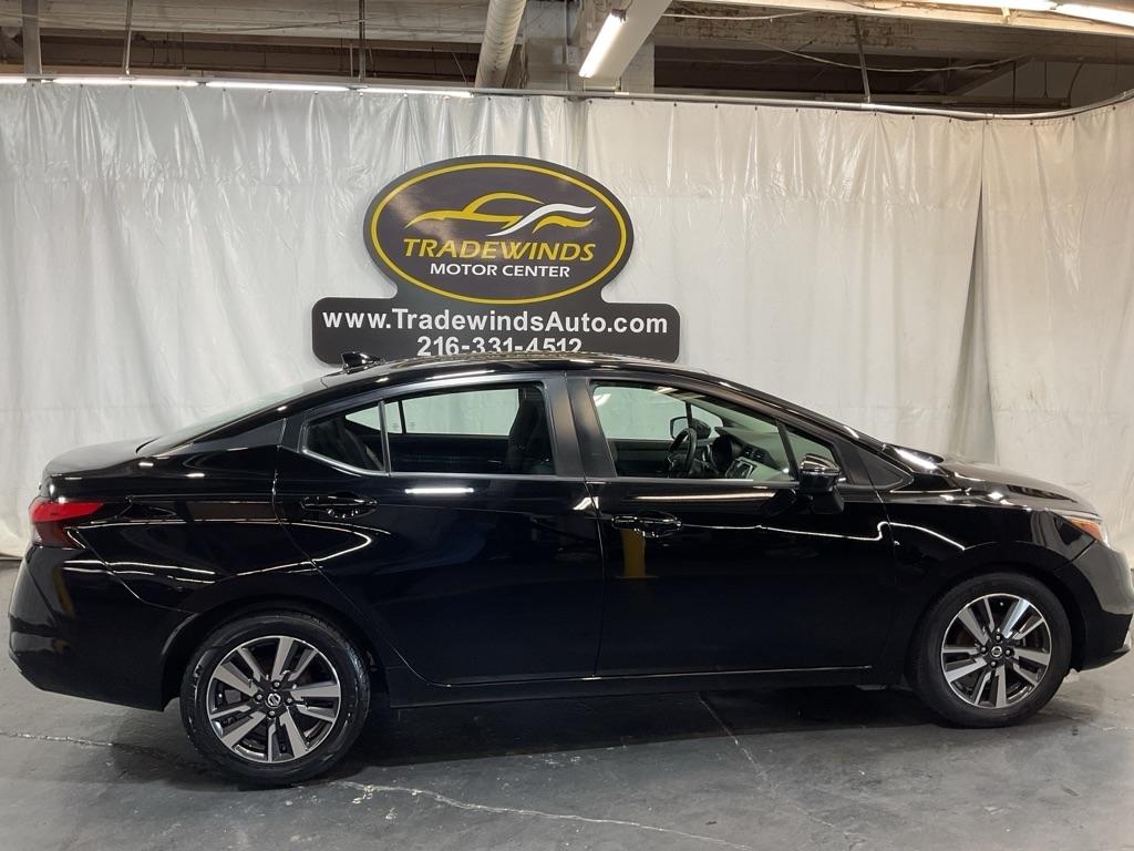 Nissan Versa  2021