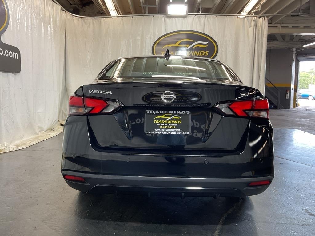 Nissan Versa  2021