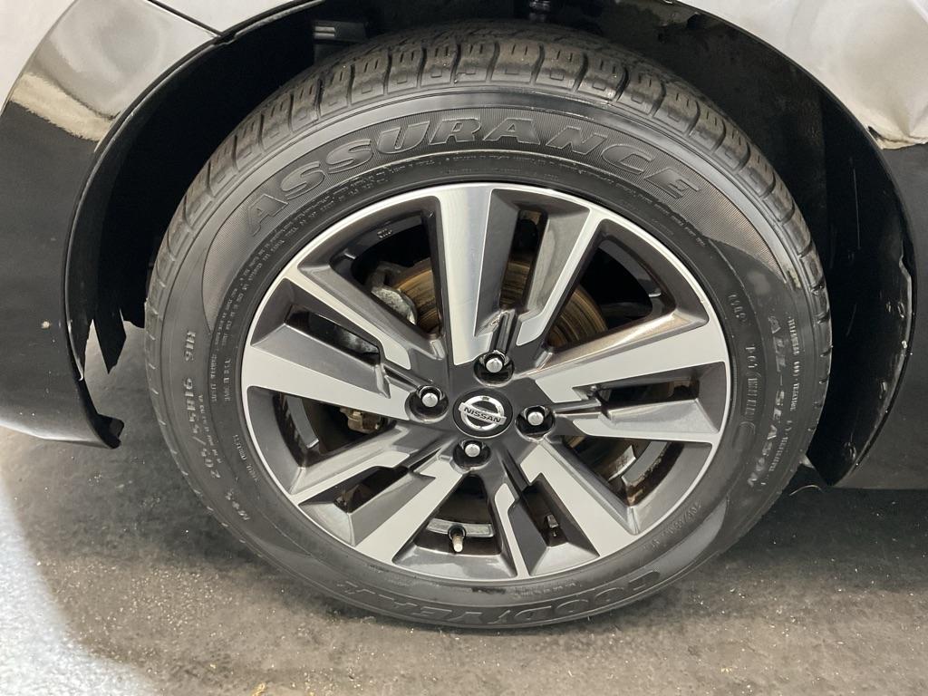 Nissan Versa  2021