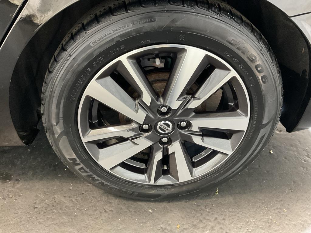 Nissan Versa  2021