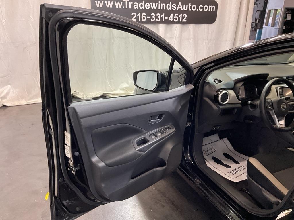 Nissan Versa  2021