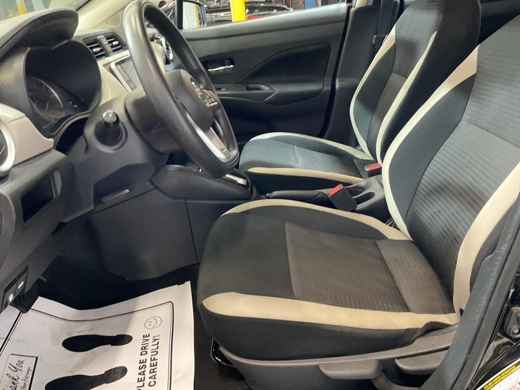 Nissan Versa  2021