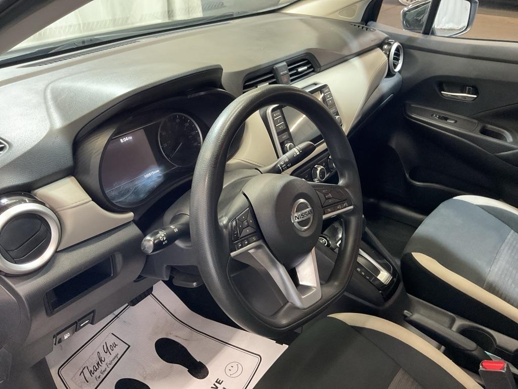 Nissan Versa  2021