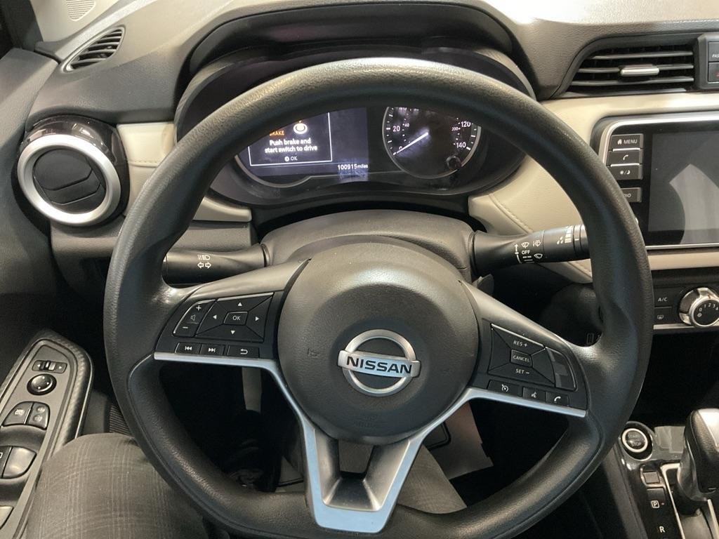 Nissan Versa  2021