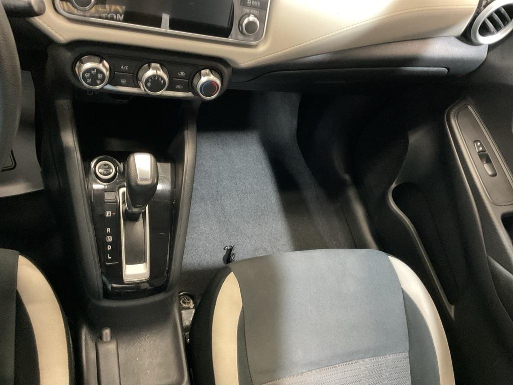 Nissan Versa  2021