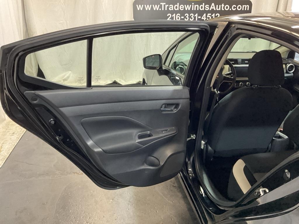 Nissan Versa  2021