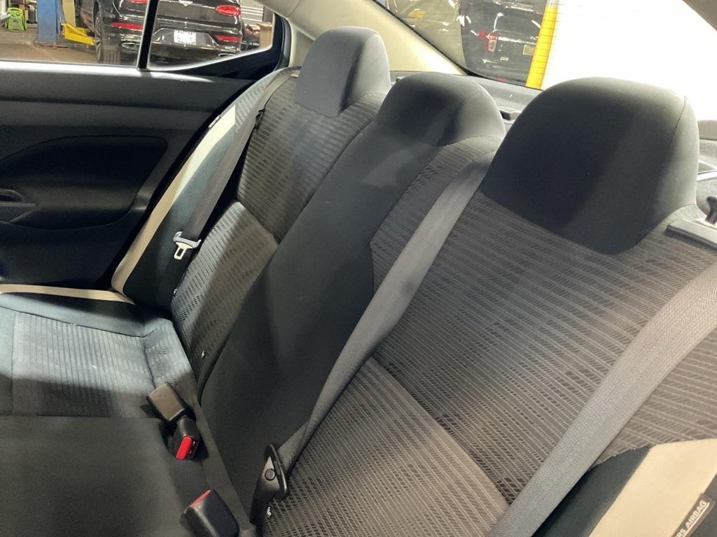 Nissan Versa  2021