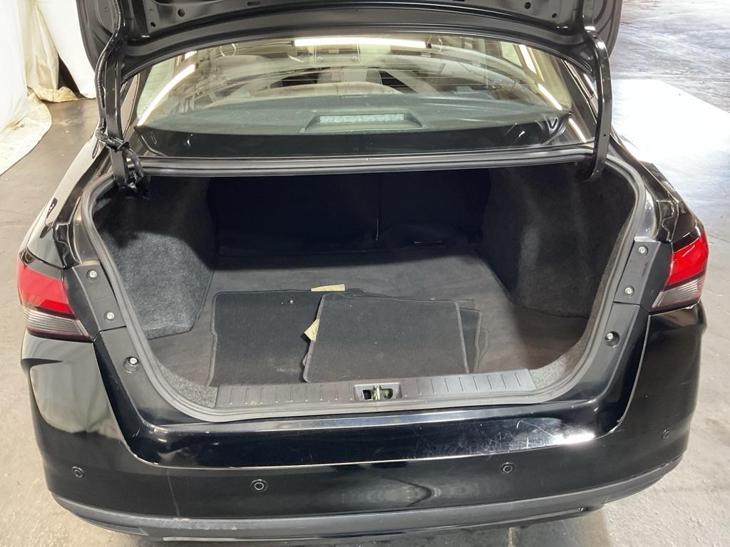 Nissan Versa  2021