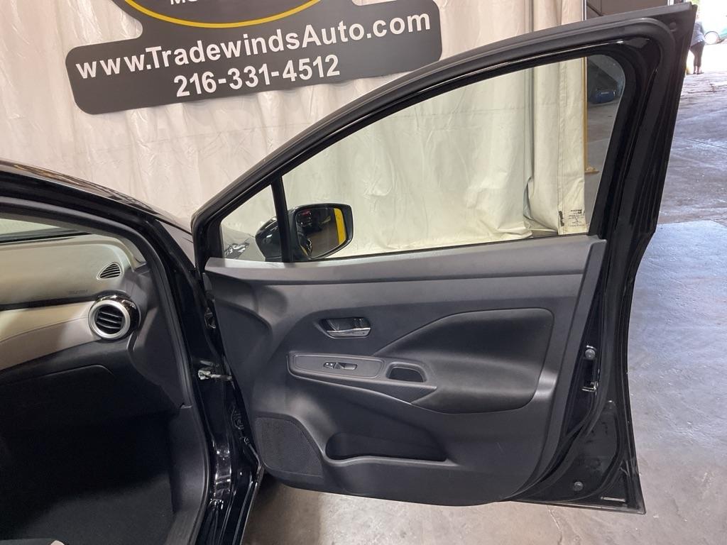 Nissan Versa  2021