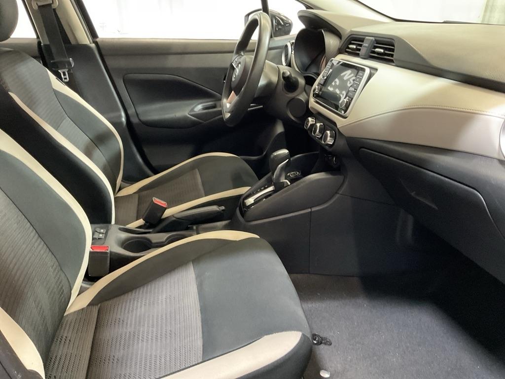 Nissan Versa  2021