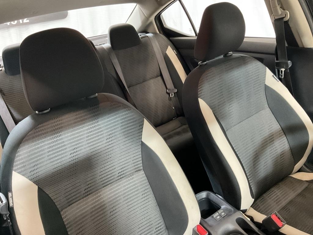 Nissan Versa  2021