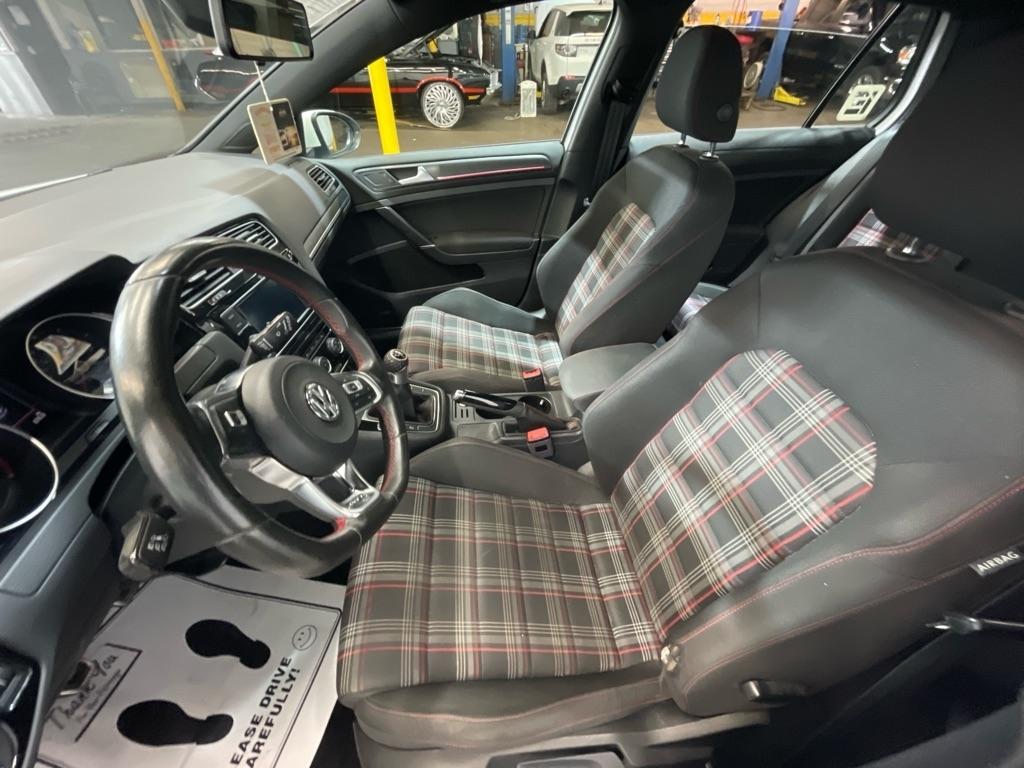 Volkswagen Golf GTI  2020