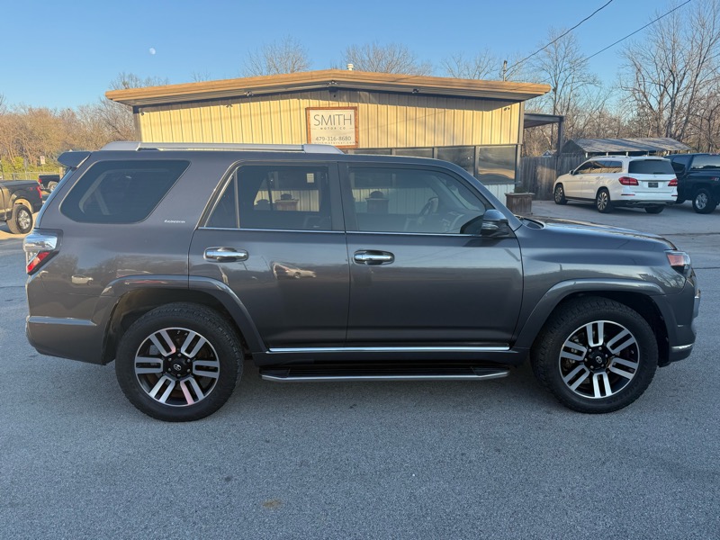 Toyota 4Runner Limited 4WD V6 2016