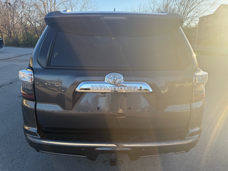 Toyota 4Runner Limited 4WD V6 2016