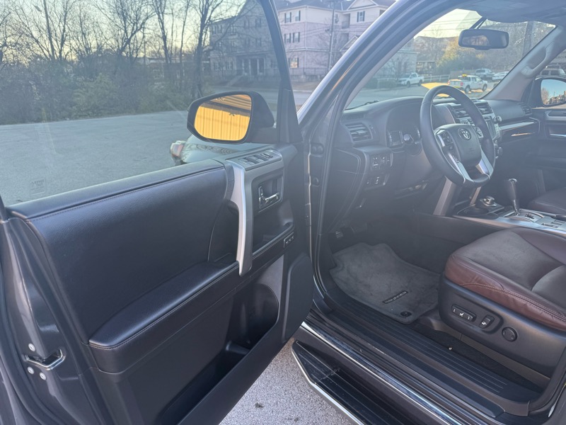 Toyota 4Runner Limited 4WD V6 2016