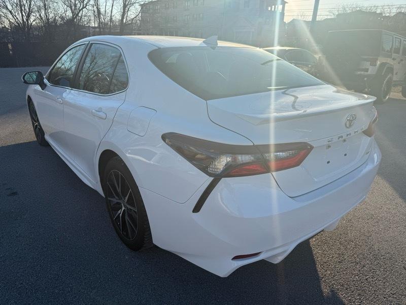 Toyota Camry SE 2021