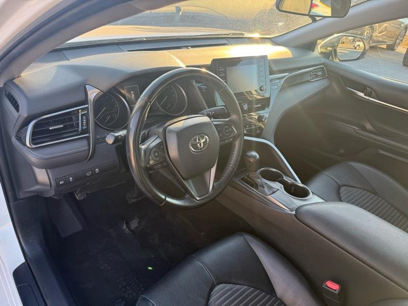 Toyota Camry SE 2021