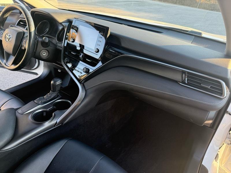 Toyota Camry SE 2021