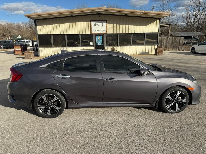 Honda Civic Touring Sedan CVT 2017