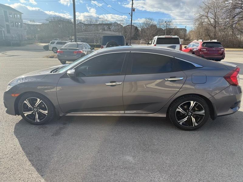 Honda Civic Touring Sedan CVT 2017