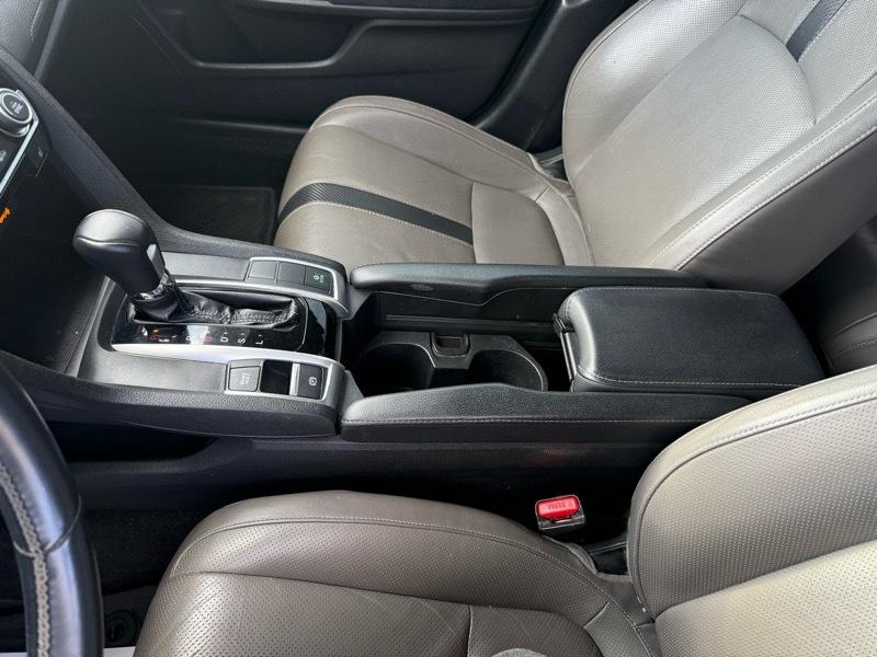 Honda Civic Touring Sedan CVT 2017