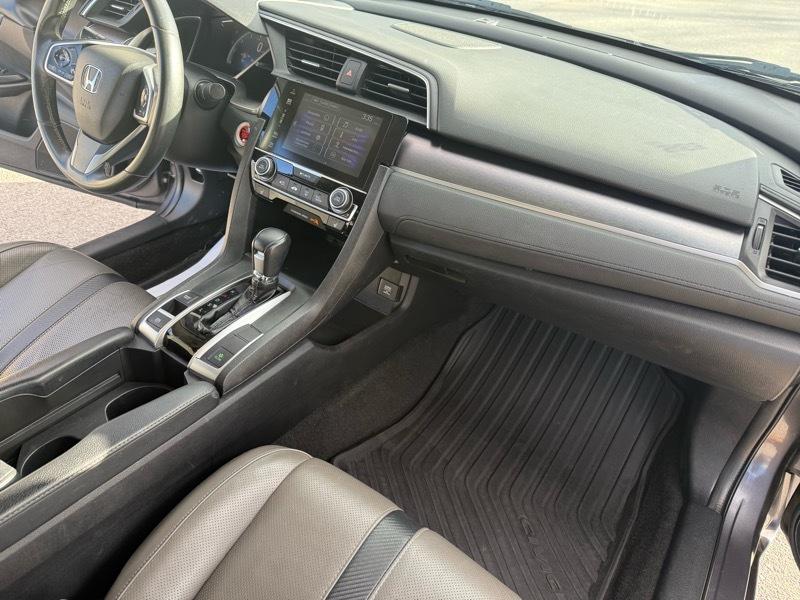 Honda Civic Touring Sedan CVT 2017