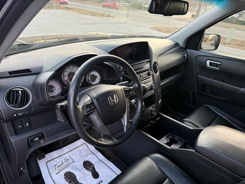 Honda Pilot Touring 2WD 5-Spd AT with DVD 2014