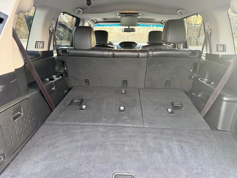 Honda Pilot Touring 2WD 5-Spd AT with DVD 2014