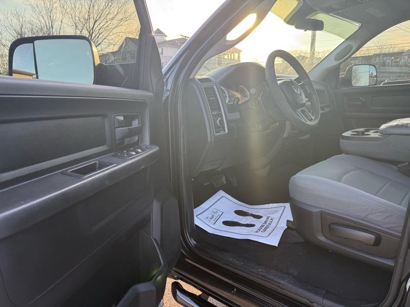 RAM 2500 Tradesman Crew Cab SWB 4WD 2017