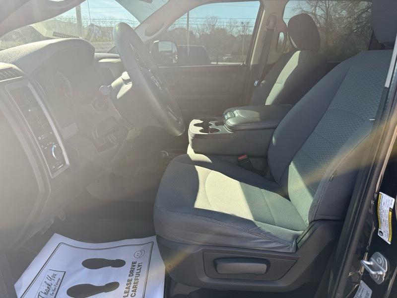 RAM 2500 Tradesman Crew Cab SWB 4WD 2016