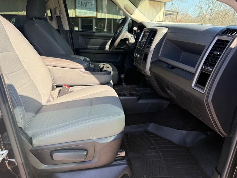 RAM 2500 Tradesman Crew Cab SWB 4WD 2016