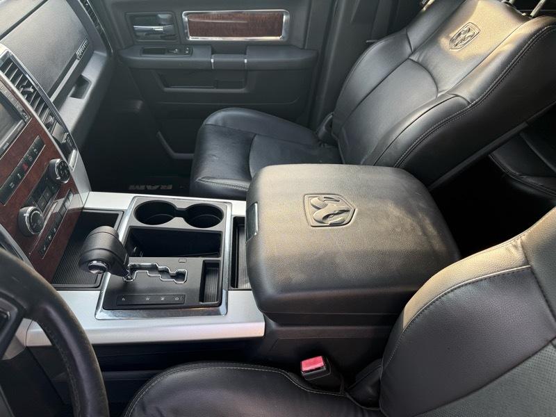 RAM 1500 Laramie Crew Cab 4WD 2012