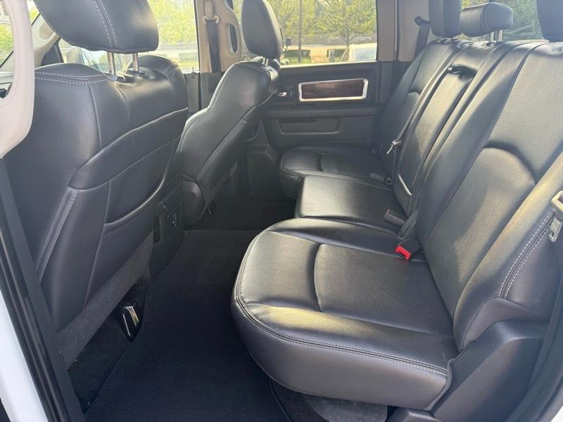 RAM 1500 Laramie Crew Cab 4WD 2012