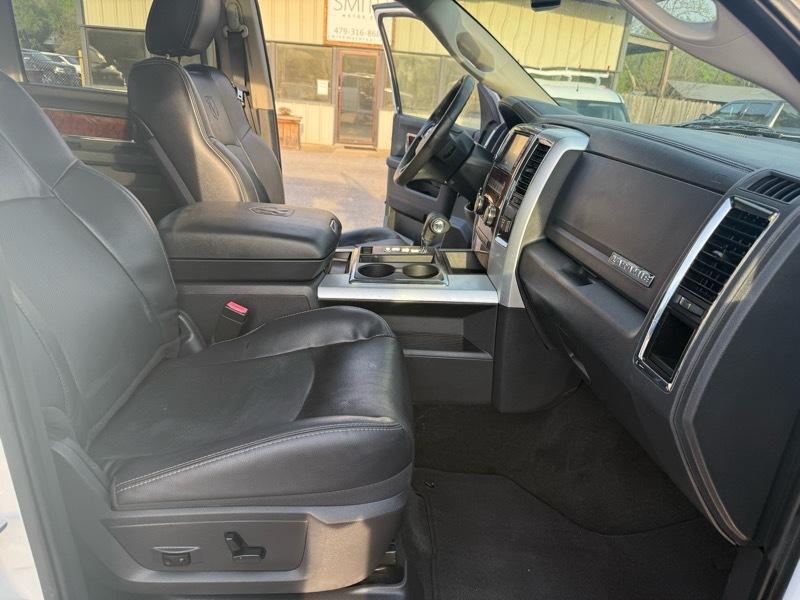 RAM 1500 Laramie Crew Cab 4WD 2012