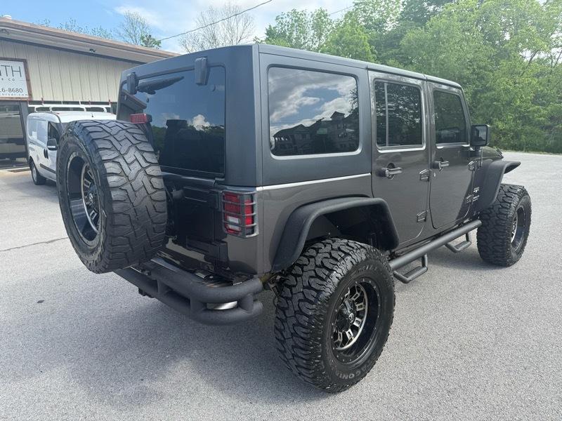 Jeep Wrangler Unlimited Sahara 4WD 2017
