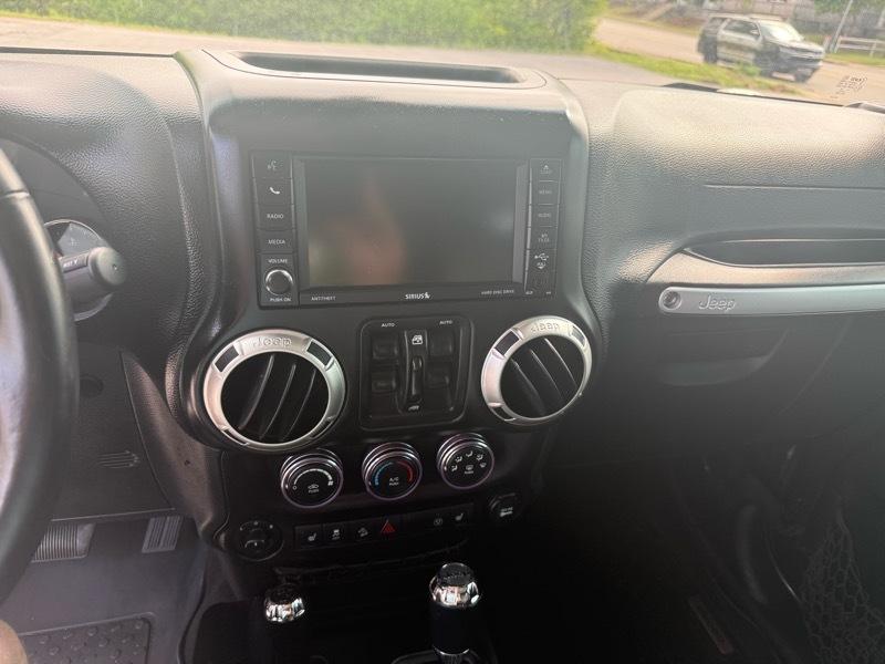 Jeep Wrangler Unlimited Sahara 4WD 2017