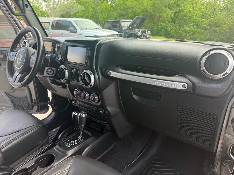 Jeep Wrangler Unlimited Sahara 4WD 2017