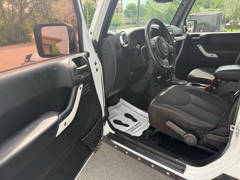 Jeep Wrangler Unlimited Sahara 4WD 2015