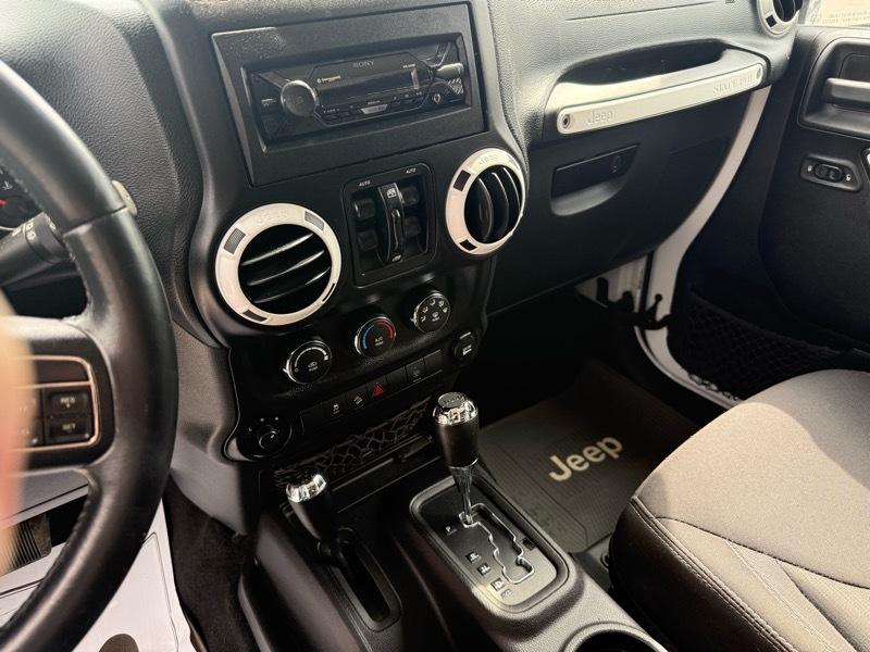 Jeep Wrangler Unlimited Sahara 4WD 2015