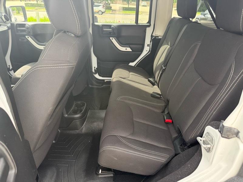 Jeep Wrangler Unlimited Sahara 4WD 2015