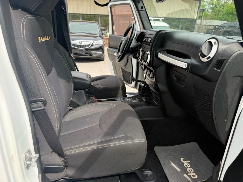 Jeep Wrangler Unlimited Sahara 4WD 2015