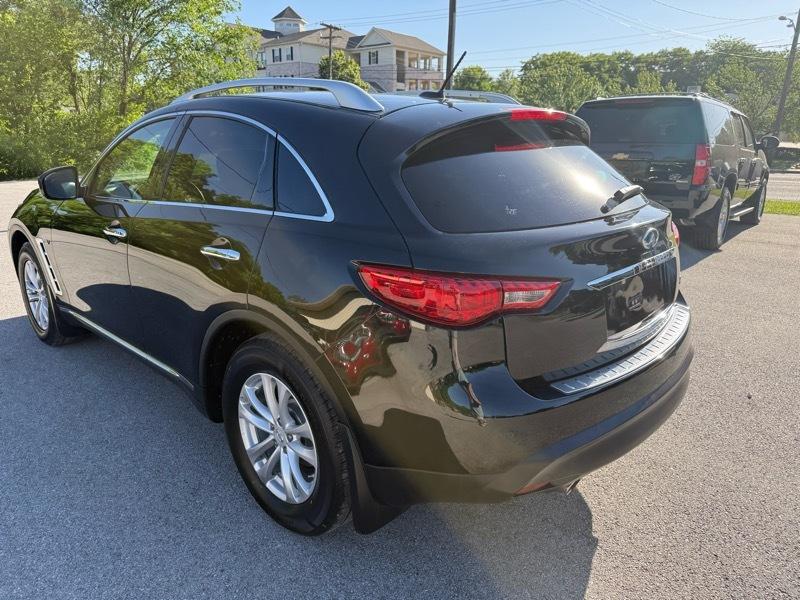 Infiniti QX70 AWD 2014