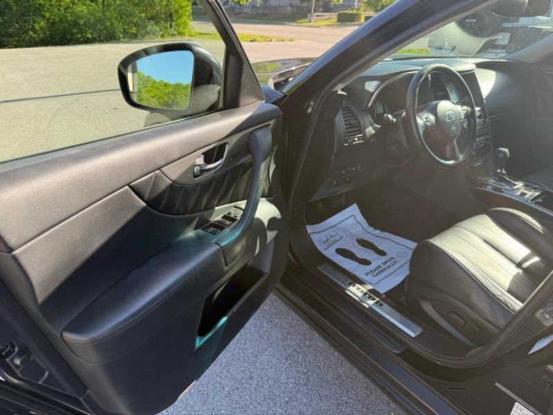 Infiniti QX70 AWD 2014