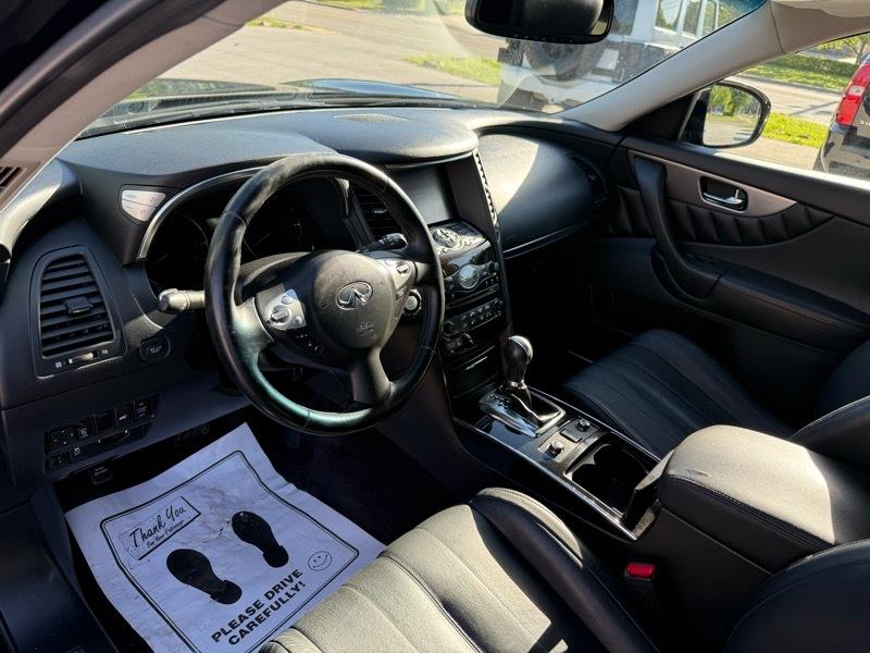 Infiniti QX70 AWD 2014